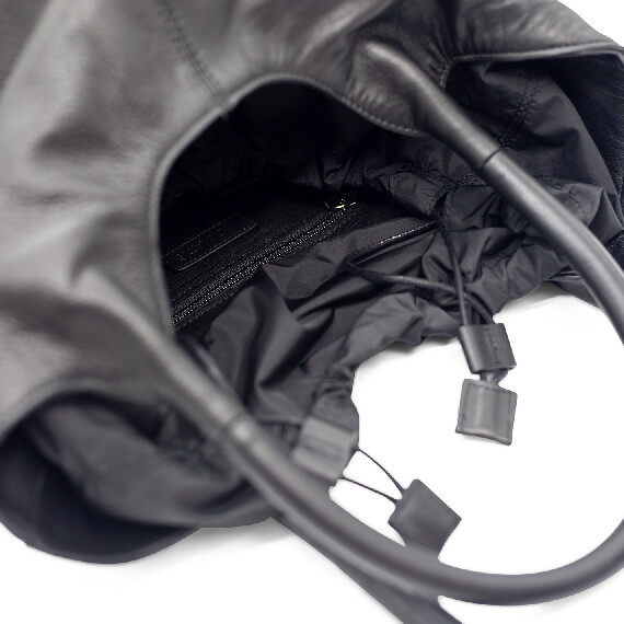 Dafne<br/>Black double-handle shopper  