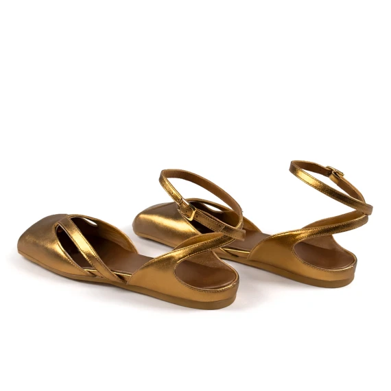 G34_Square closed_Slingback in nappa laminata oro